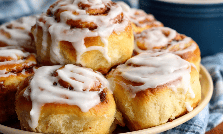Fluffy Cinnamon Rolls with Frosting