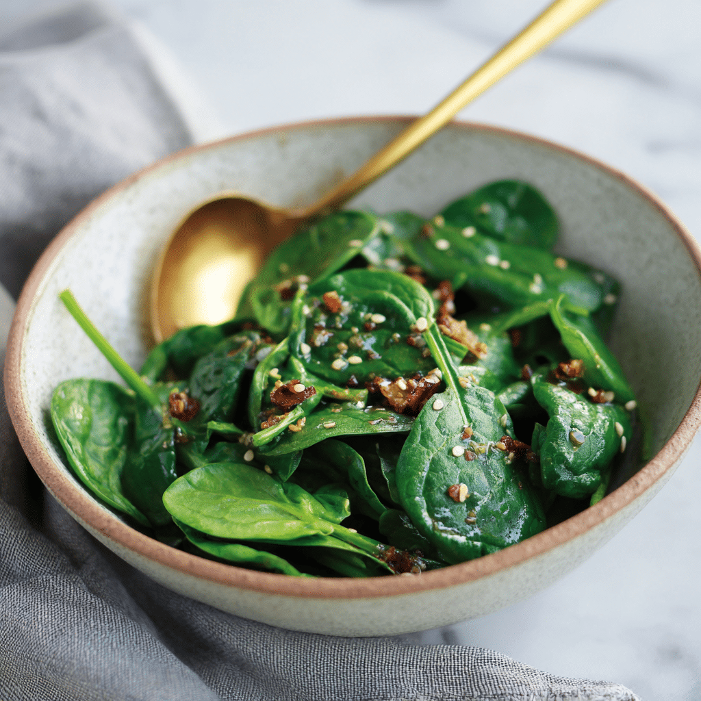 Simple Spinach Salad – A Fresh, Gentle Bowl of Everyday Comfort