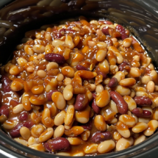 Easy Crock Pot Baked Beans Recipe for Flavorful Meals