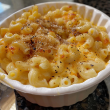 Homemade Mac and Cheese: Creamy Comfort Recipe