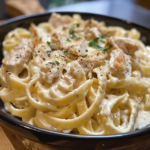 Easy Chicken Alfredo Pasta: Creamy, Flavorful, Quick