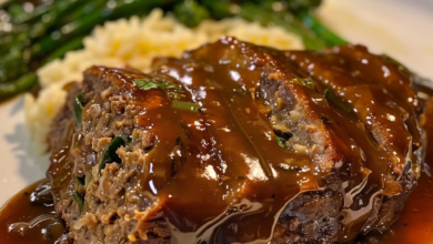 Classic Meatloaf with Brown Gravy: A Hearty Comfort Classic