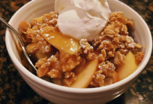 Crock Pot Apple Crisp for Simple Dessert Perfection